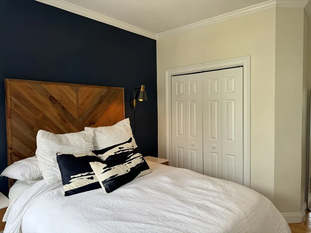 3 bed, 1 bath apartment for rent at 4 Maryland St Unit 2, Dorchester — photo 6 of 23