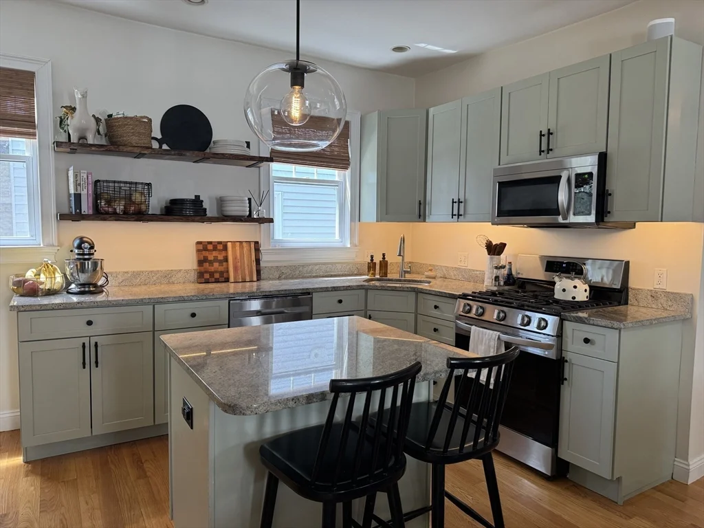 3 bed, 1 bath apartment for rent at 4 Maryland St Unit 2, Dorchester — photo 12 of 23