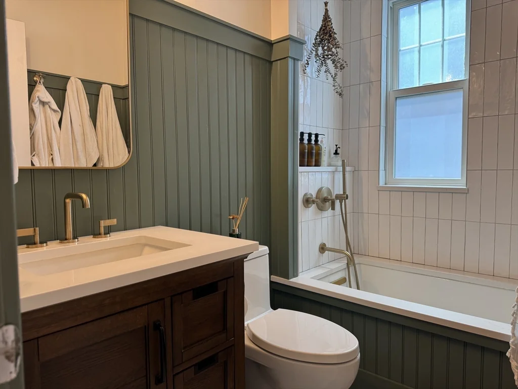 3 bed, 1 bath apartment for rent at 4 Maryland St Unit 2, Dorchester — photo 18 of 23