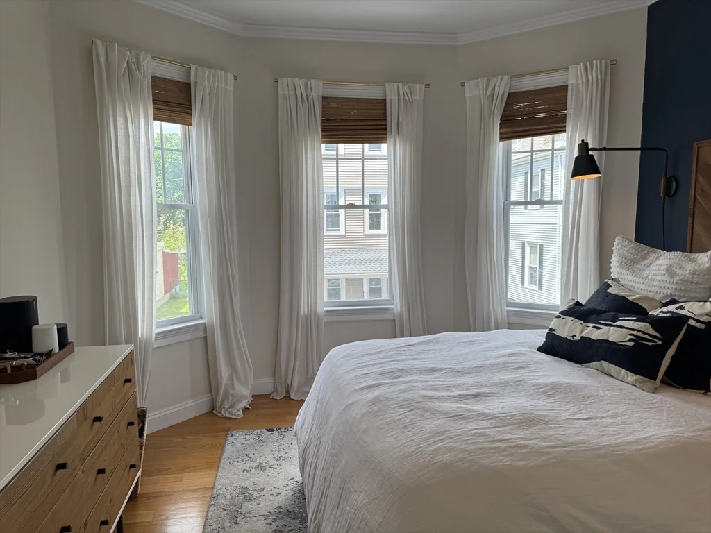 3 bed, 1 bath apartment for rent at 4 Maryland St Unit 2, Dorchester — photo 7 of 23