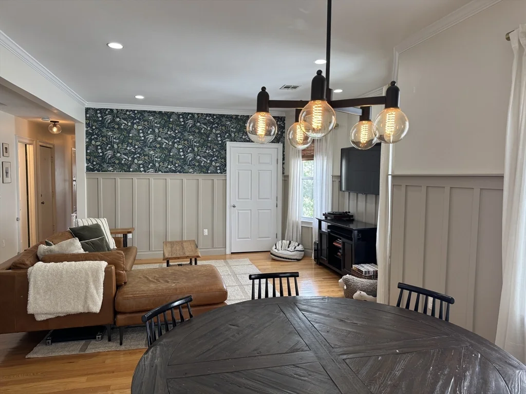 3 bed, 1 bath apartment for rent at 4 Maryland St Unit 2, Dorchester — photo 17 of 23