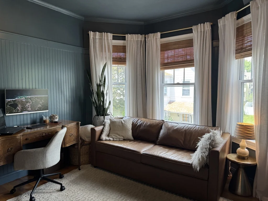 3 bed, 1 bath apartment for rent at 4 Maryland St Unit 2, Dorchester — photo 8 of 23