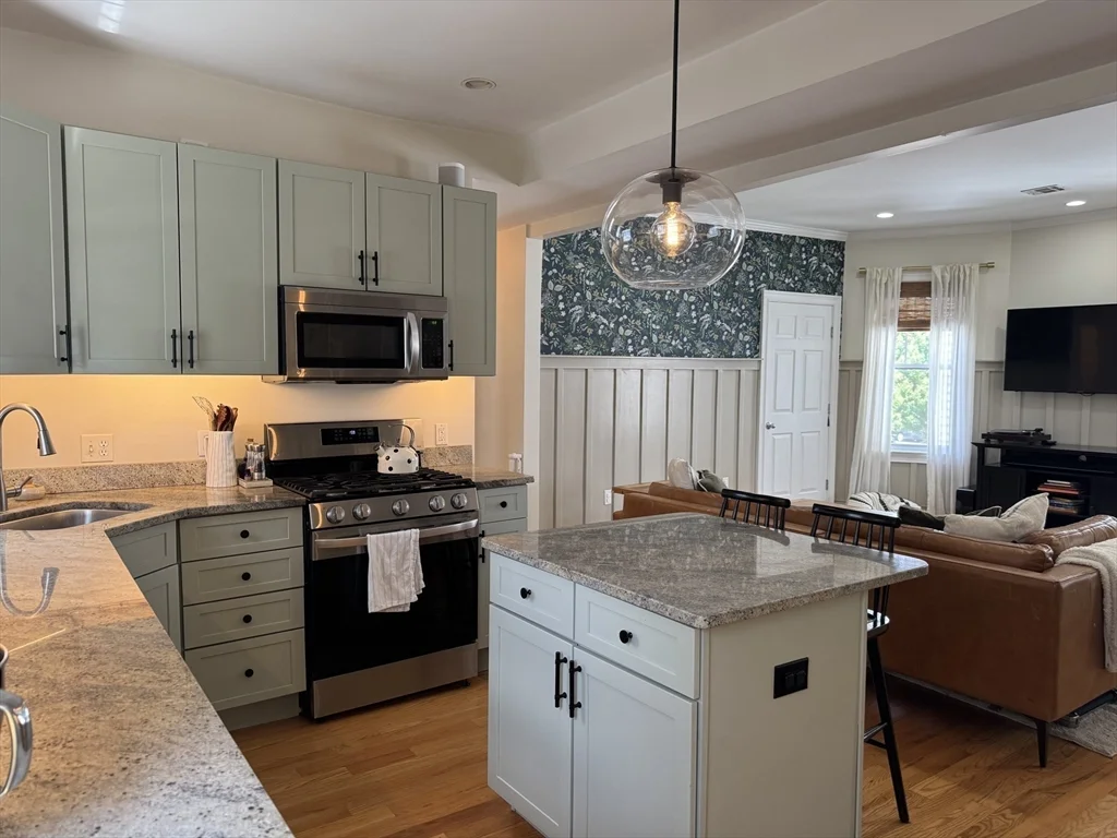 3 bed, 1 bath apartment for rent at 4 Maryland St Unit 2, Dorchester — photo 13 of 23