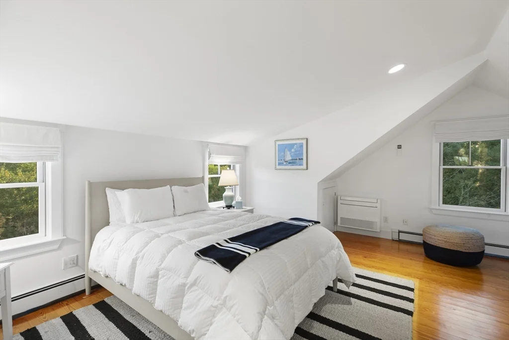 5 bed, 4+ bath apartment for rent at 4 Maxey Pond Rd, Nantucket — photo 29 of 34