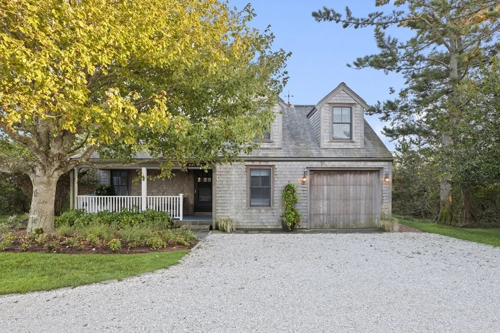 5 bed, 4+ bath apartment for rent at 4 Maxey Pond Rd, Nantucket — photo 2 of 34