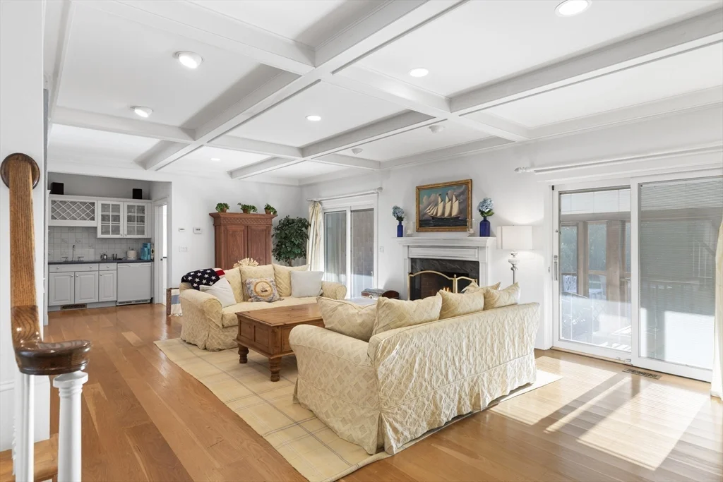 5 bed, 4+ bath apartment for rent at 4 Maxey Pond Rd, Nantucket — photo 13 of 34