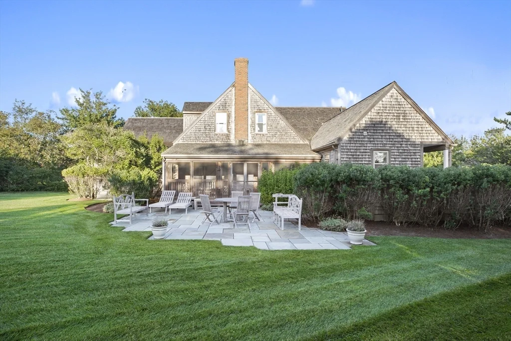5 bed, 4+ bath apartment for rent at 4 Maxey Pond Rd, Nantucket — photo 6 of 34
