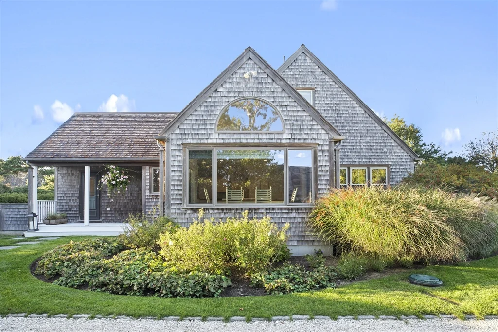5 bed, 4+ bath apartment for rent at 4 Maxey Pond Rd, Nantucket — photo 4 of 34