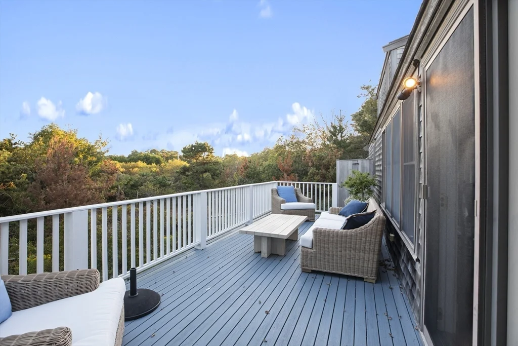 5 bed, 4+ bath apartment for rent at 4 Maxey Pond Rd, Nantucket — photo 31 of 34
