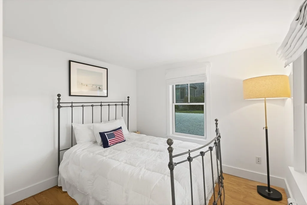5 bed, 4+ bath apartment for rent at 4 Maxey Pond Rd, Nantucket — photo 23 of 34