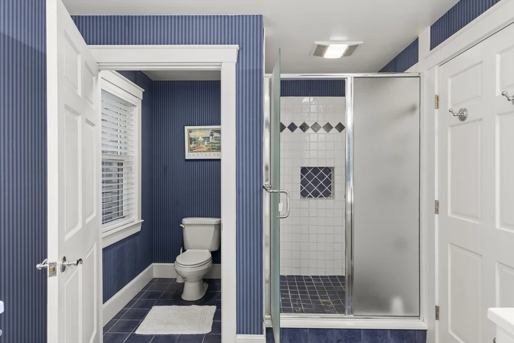 5 bed, 4+ bath apartment for rent at 4 Maxey Pond Rd, Nantucket — photo 18 of 34