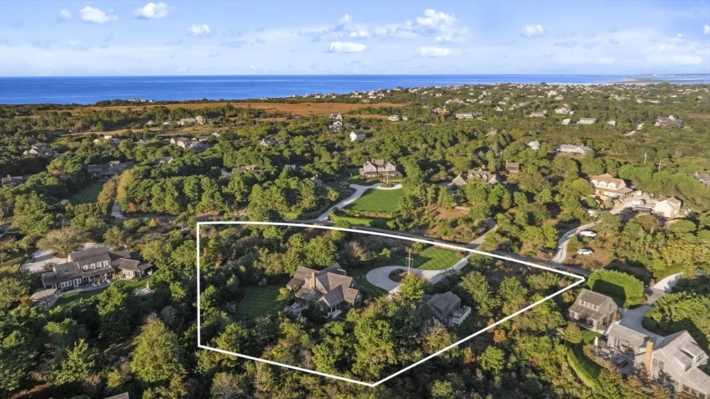 5 bed, 4+ bath apartment for rent at 4 Maxey Pond Rd, Nantucket — photo 33 of 34
