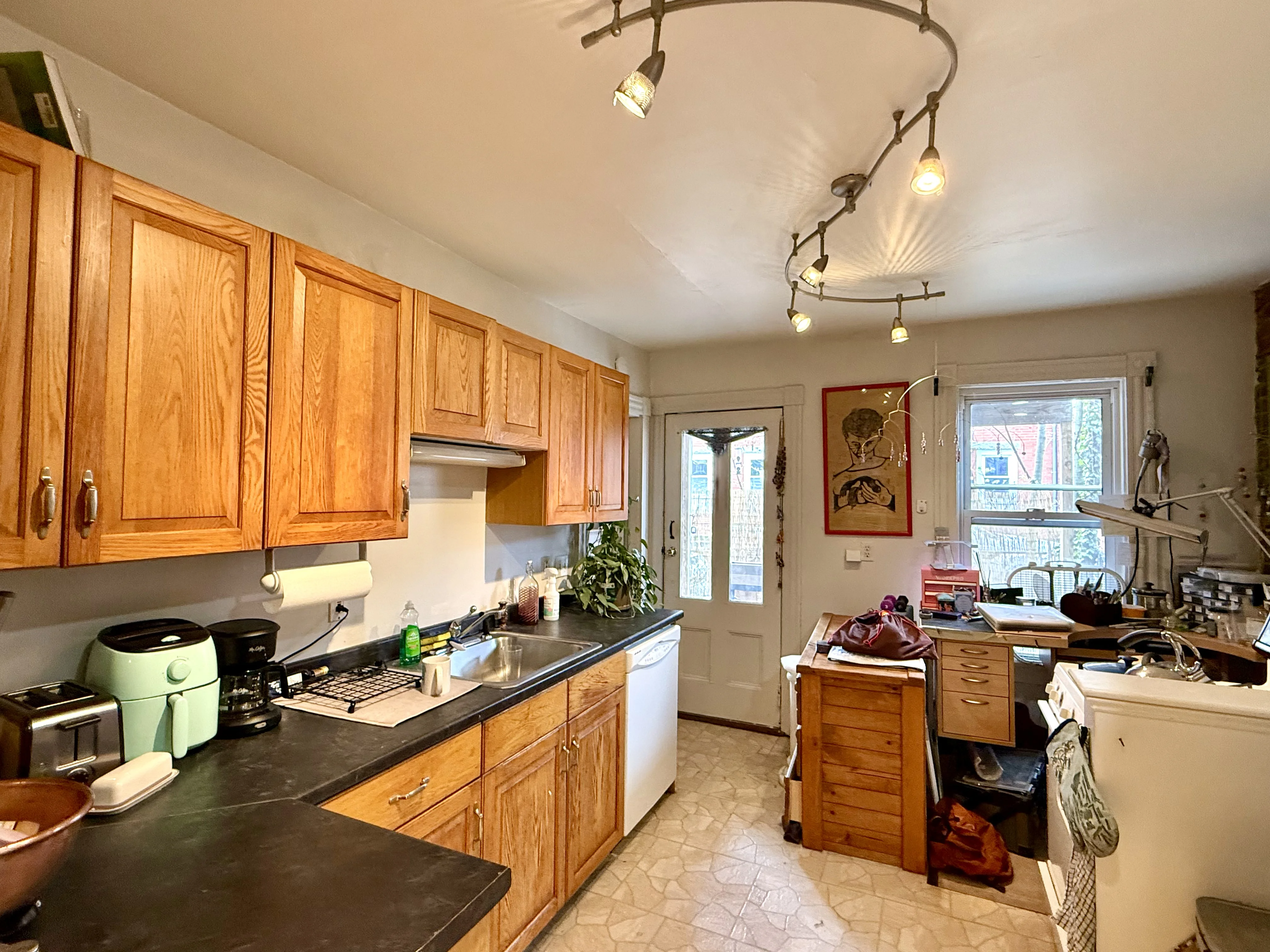 1 bed, 1 bath apartment for rent at 4 Mead St Unit 1A, Allston — photo 3 of 12