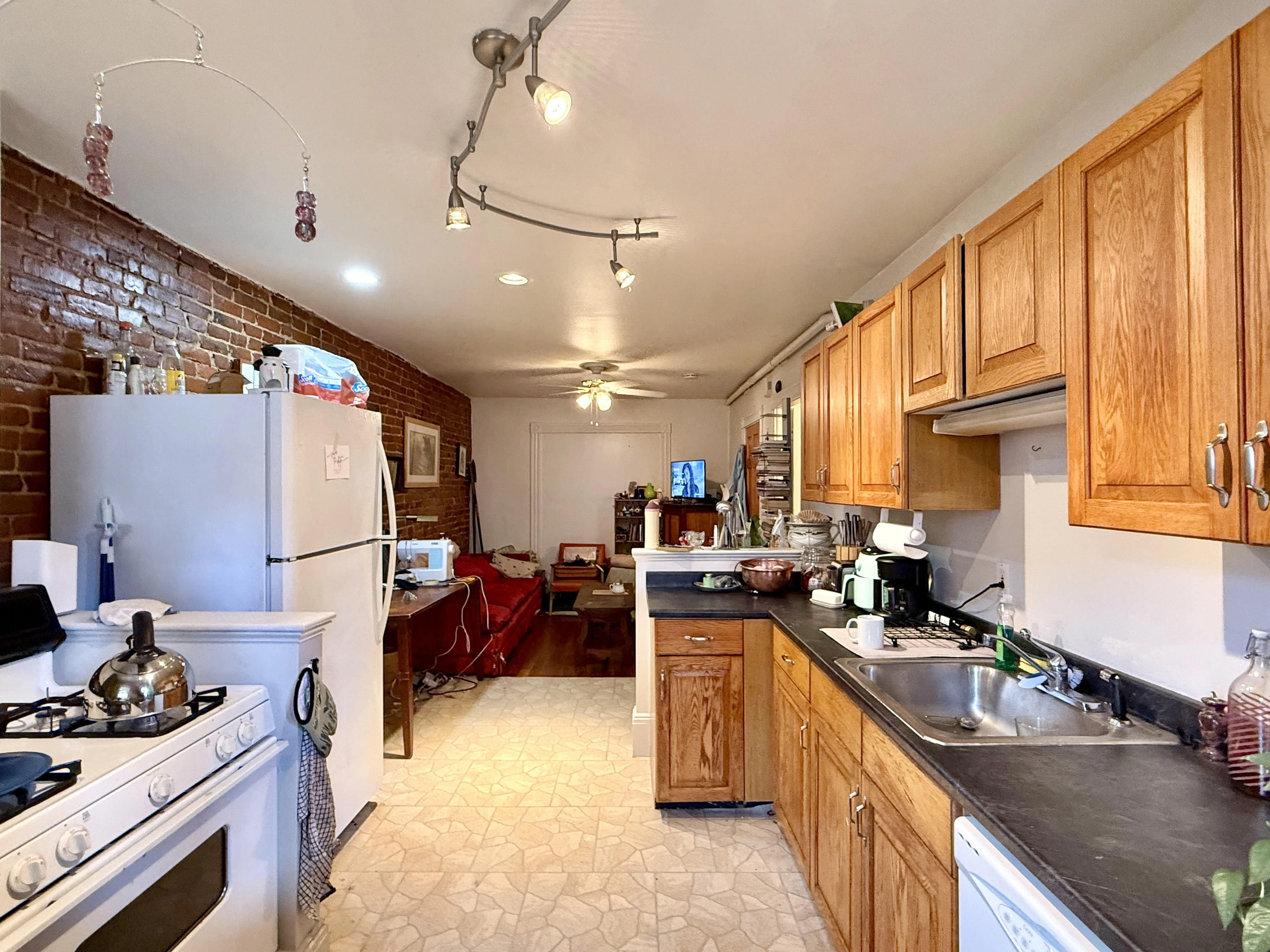 1 bed, 1 bath apartment for rent at 4 Mead St Unit 1A, Allston — photo 9 of 12