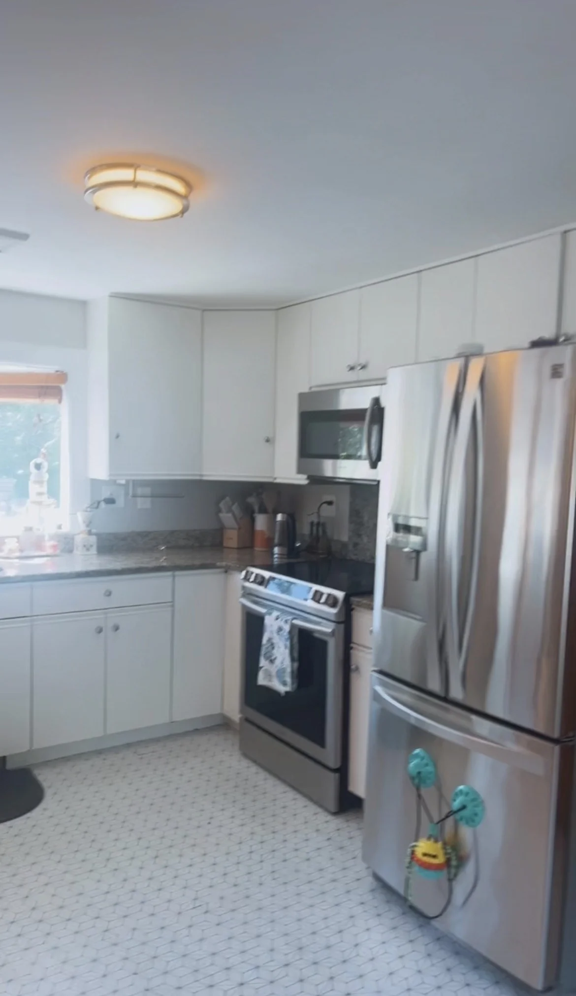 3 bed, 2 bath apartment for rent at 4 Meadowbrook Rd, Saugus — photo 3 of 8