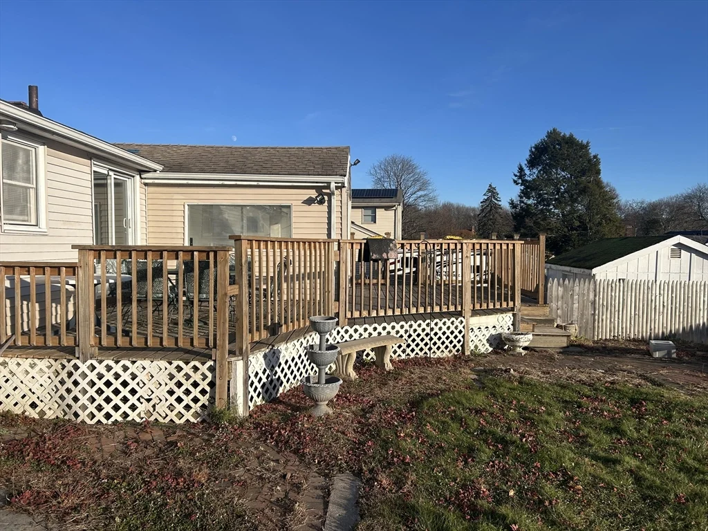 3 bed, 2 bath apartment for rent at 4 Meadowview Ln, Milford — photo 16 of 23