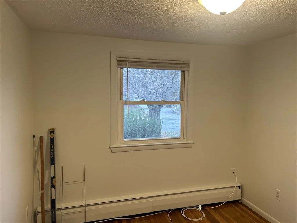 3 bed, 2 bath apartment for rent at 4 Meadowview Ln, Milford — photo 23 of 23