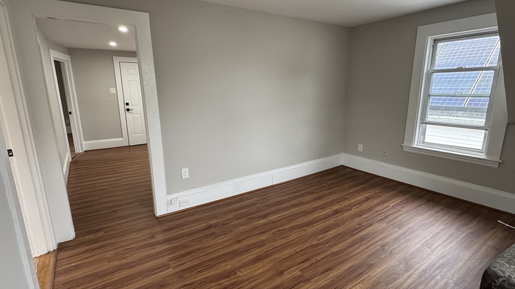 4 bed, 1 bath apartment for rent at 4 Milton Unit 3, Lynn — photo 6 of 8
