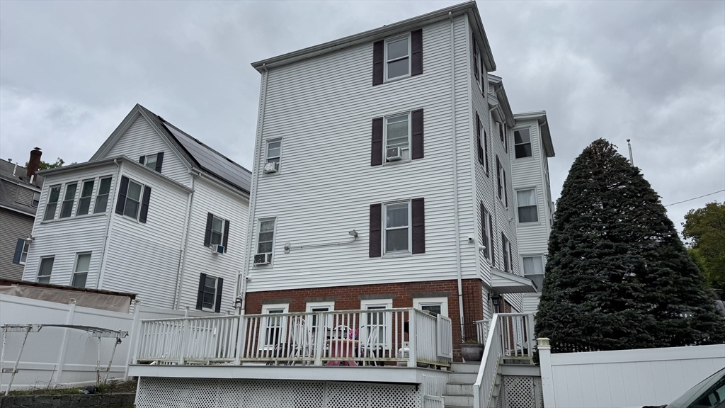 4 bed, 1 bath apartment for rent at 4 Milton Unit 3, Lynn — photo 2 of 8