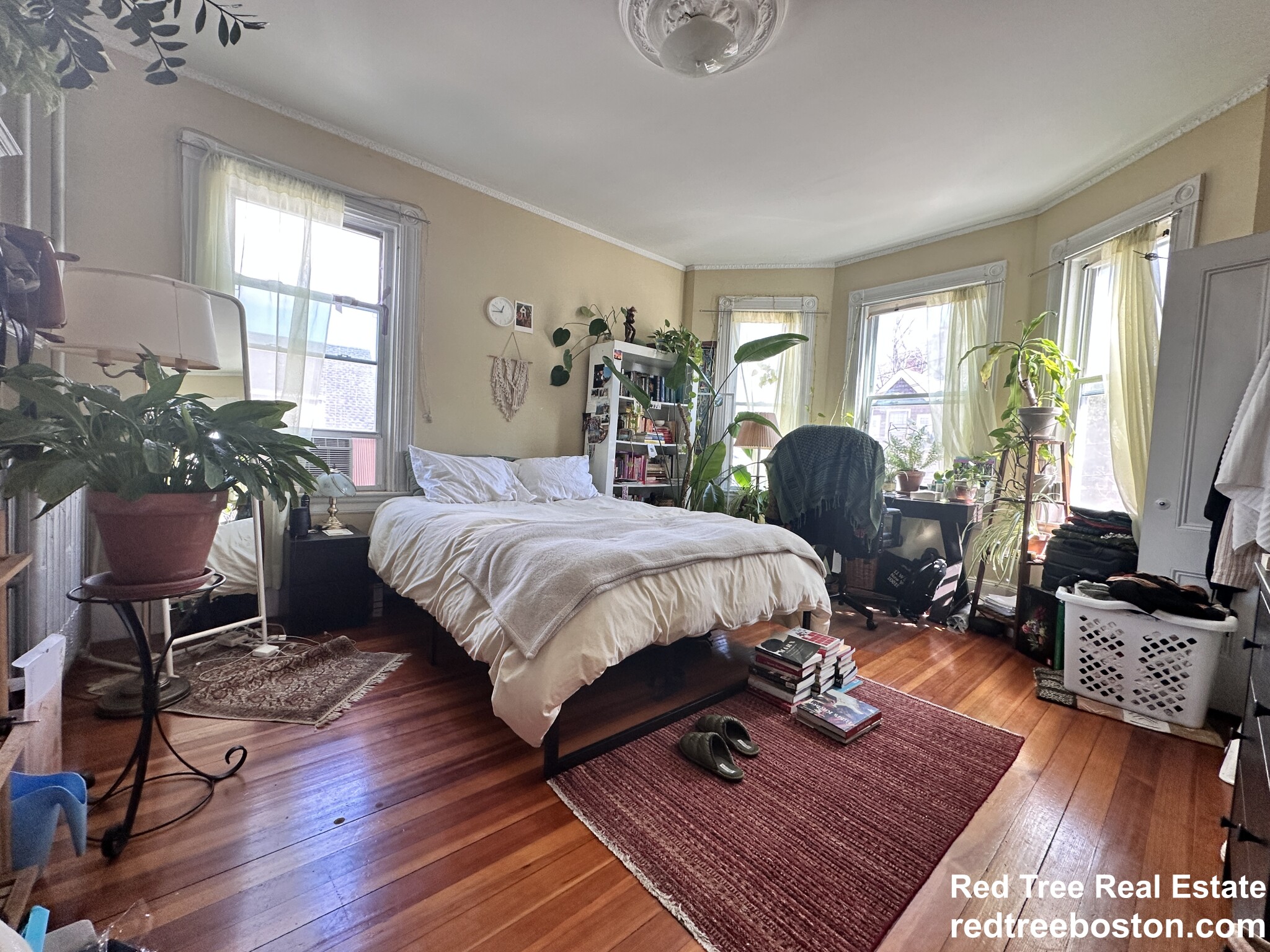 3 bed, 1 bath apartment for rent at 4 Montcalm Ave Unit 2, Brighton