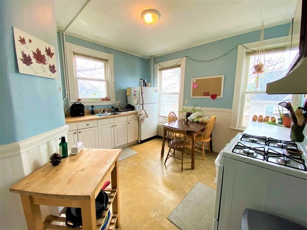 3 bed, 1 bath apartment for rent at 4 Montcalm Ave Unit 3, Brighton — photo 6 of 11