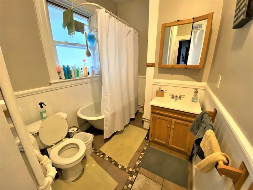 3 bed, 1 bath apartment for rent at 4 Montcalm Ave Unit 3, Brighton — photo 8 of 11