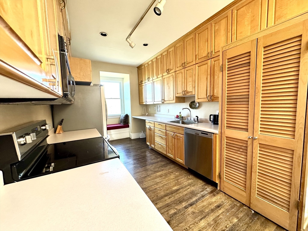 2 bed, 1 bath apartment for rent at 4 Monument Sq Unit 6, Charlestown — photo 7 of 17