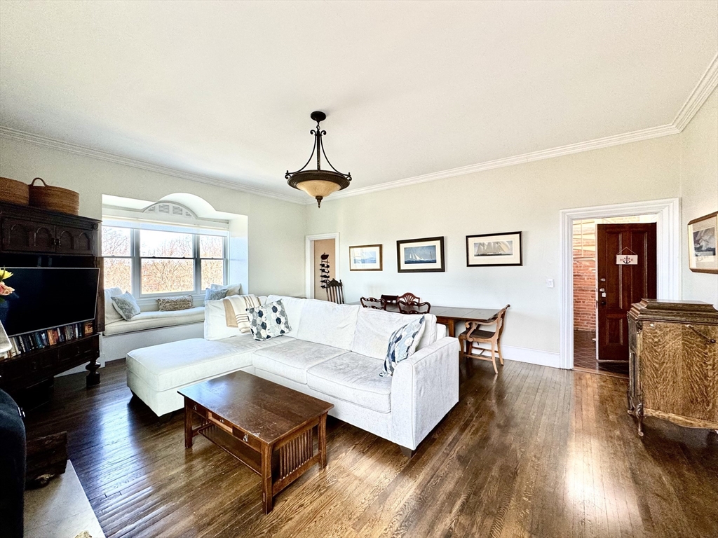 2 bed, 1 bath apartment for rent at 4 Monument Sq Unit 6, Charlestown — photo 2 of 17