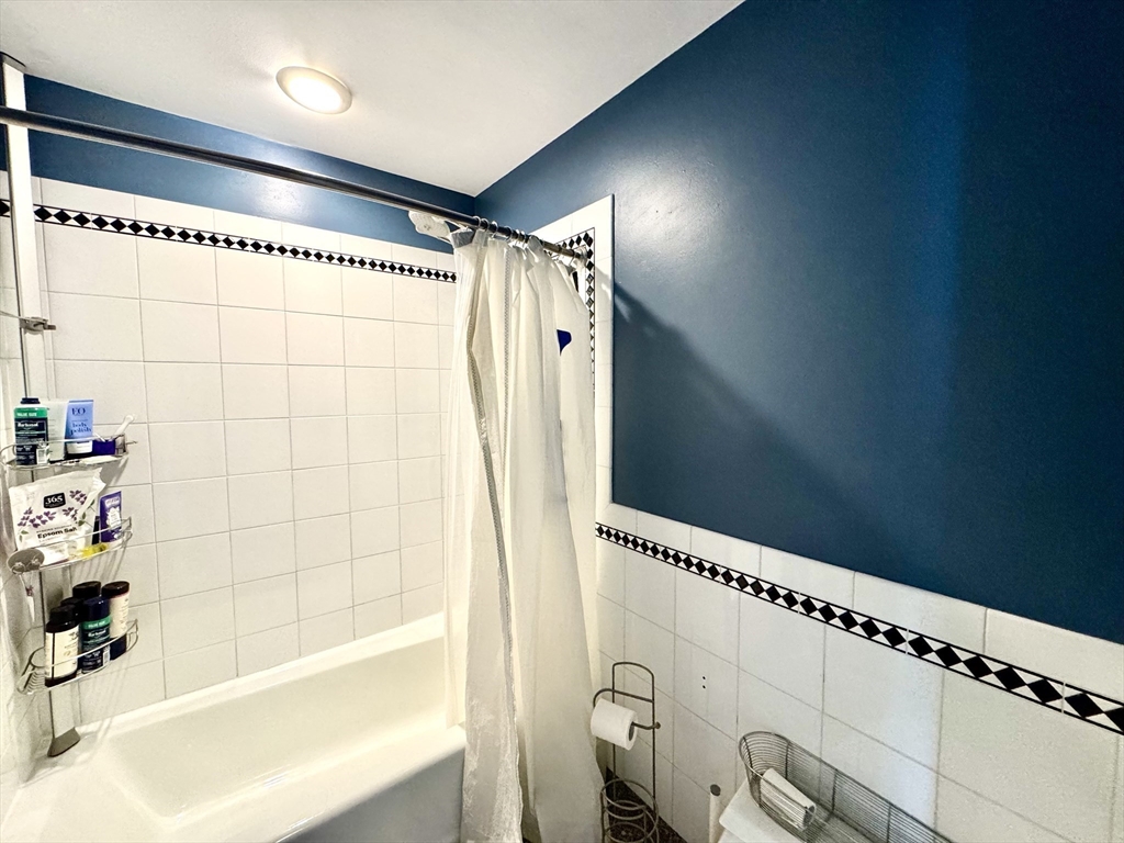 2 bed, 1 bath apartment for rent at 4 Monument Sq Unit 6, Charlestown — photo 11 of 17