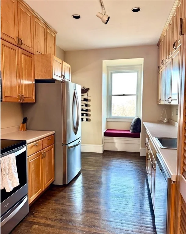 2 bed, 1 bath apartment for rent at 4 Monument Sq Unit PH, Charlestown — photo 7 of 20