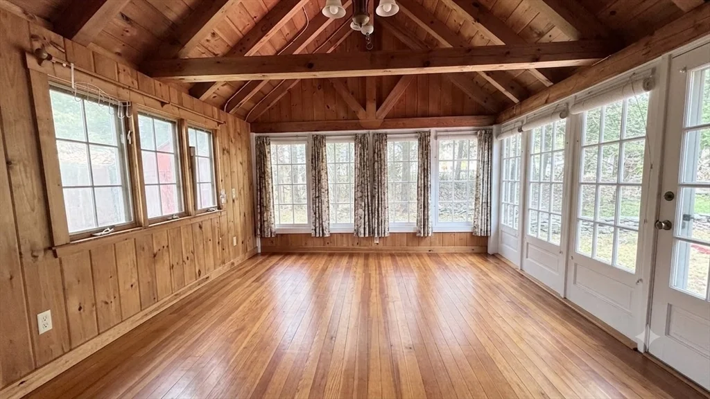 4 bed, 2 bath apartment for rent at 4 Mossdale Rd, Jamaica Plain — photo 11 of 19