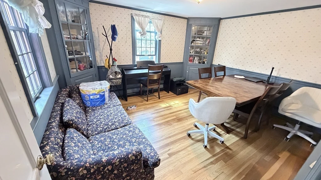 4 bed, 2 bath apartment for rent at 4 Mossdale Rd, Jamaica Plain — photo 6 of 19