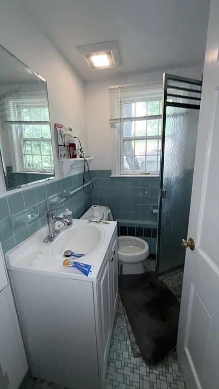 4 bed, 2 bath apartment for rent at 4 Mossdale Rd, Jamaica Plain — photo 7 of 19