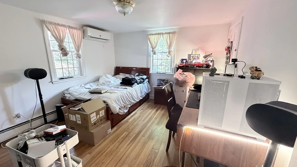 4 bed, 2 bath apartment for rent at 4 Mossdale Rd, Jamaica Plain — photo 9 of 19