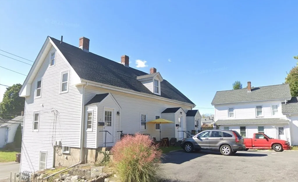 2 bed, 1 bath apartment for rent at 4 Mount Hope St Unit 4, Dedham