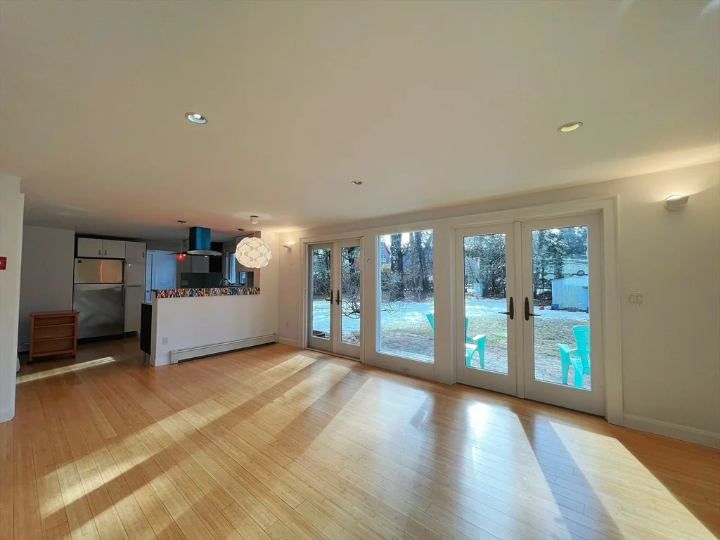 4 bed, 3 bath apartment for rent at 4 Myrna Rd, North Lexington — photo 4 of 30