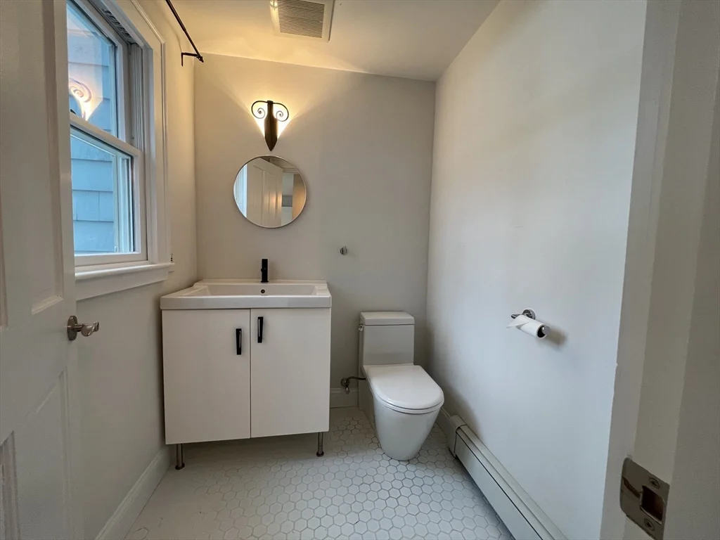 4 bed, 3 bath apartment for rent at 4 Myrna Rd, North Lexington — photo 8 of 30