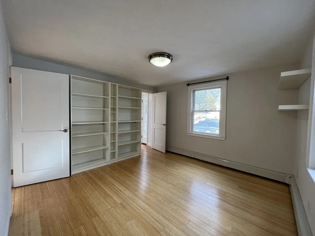 4 bed, 3 bath apartment for rent at 4 Myrna Rd, North Lexington — photo 6 of 30