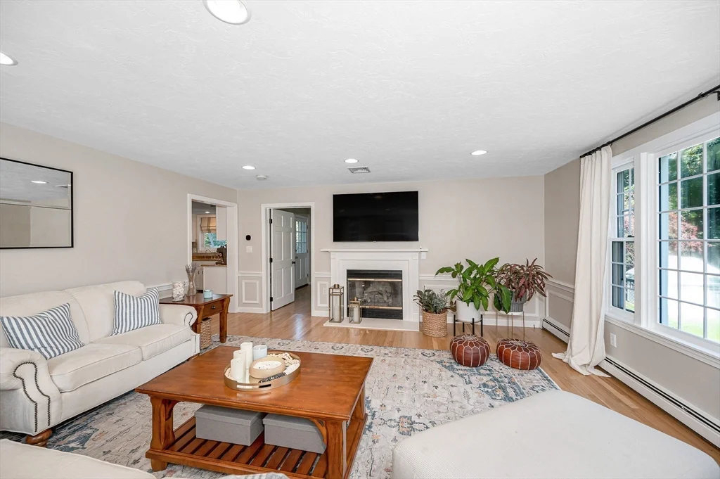 4 bed, 3 bath apartment for rent at 4 Nashoba Dr, Chelmsford — photo 16 of 42