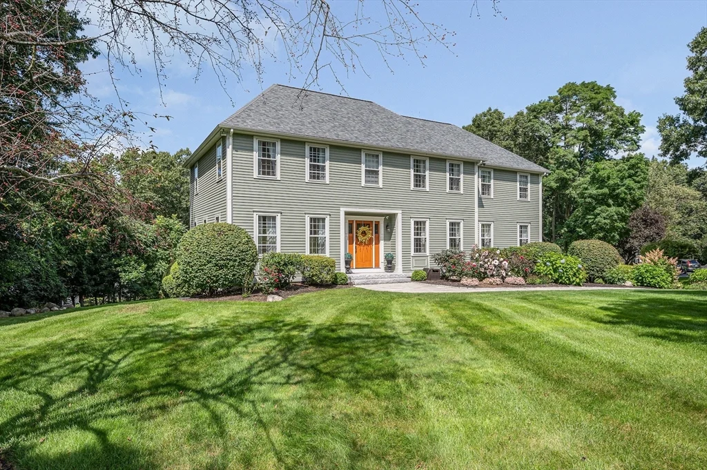 4 bed, 3 bath apartment for rent at 4 Nashoba Dr, Chelmsford — photo 1 of 42