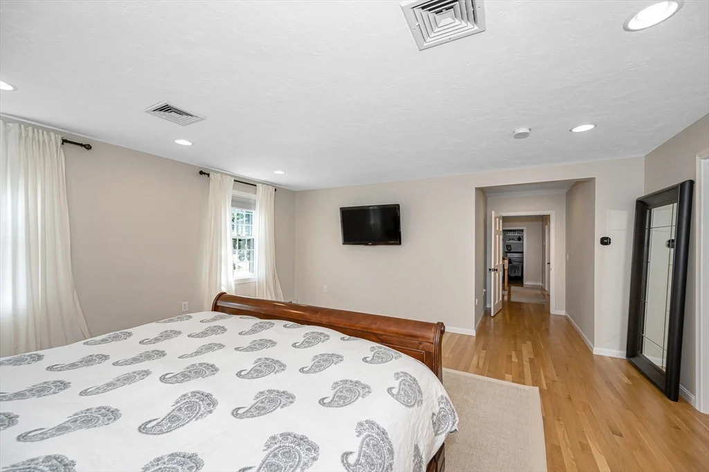 4 bed, 3 bath apartment for rent at 4 Nashoba Dr, Chelmsford — photo 30 of 42