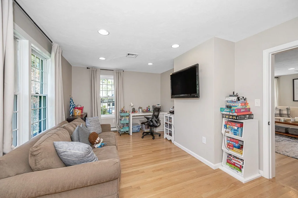 4 bed, 3 bath apartment for rent at 4 Nashoba Dr, Chelmsford — photo 17 of 42