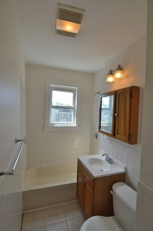 3 bed, 1 bath apartment for rent at 4 Navillus Ter Unit 1, Dorchester — photo 3 of 20