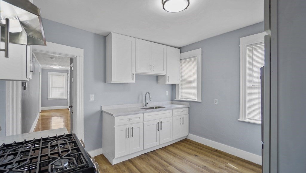 3 bed, 1 bath apartment for rent at 4 Navillus Ter Unit 3, Dorchester — photo 2 of 15