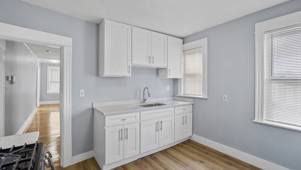 3 bed, 1 bath apartment for rent at 4 Navillus Ter Unit 3, Dorchester — photo 4 of 15