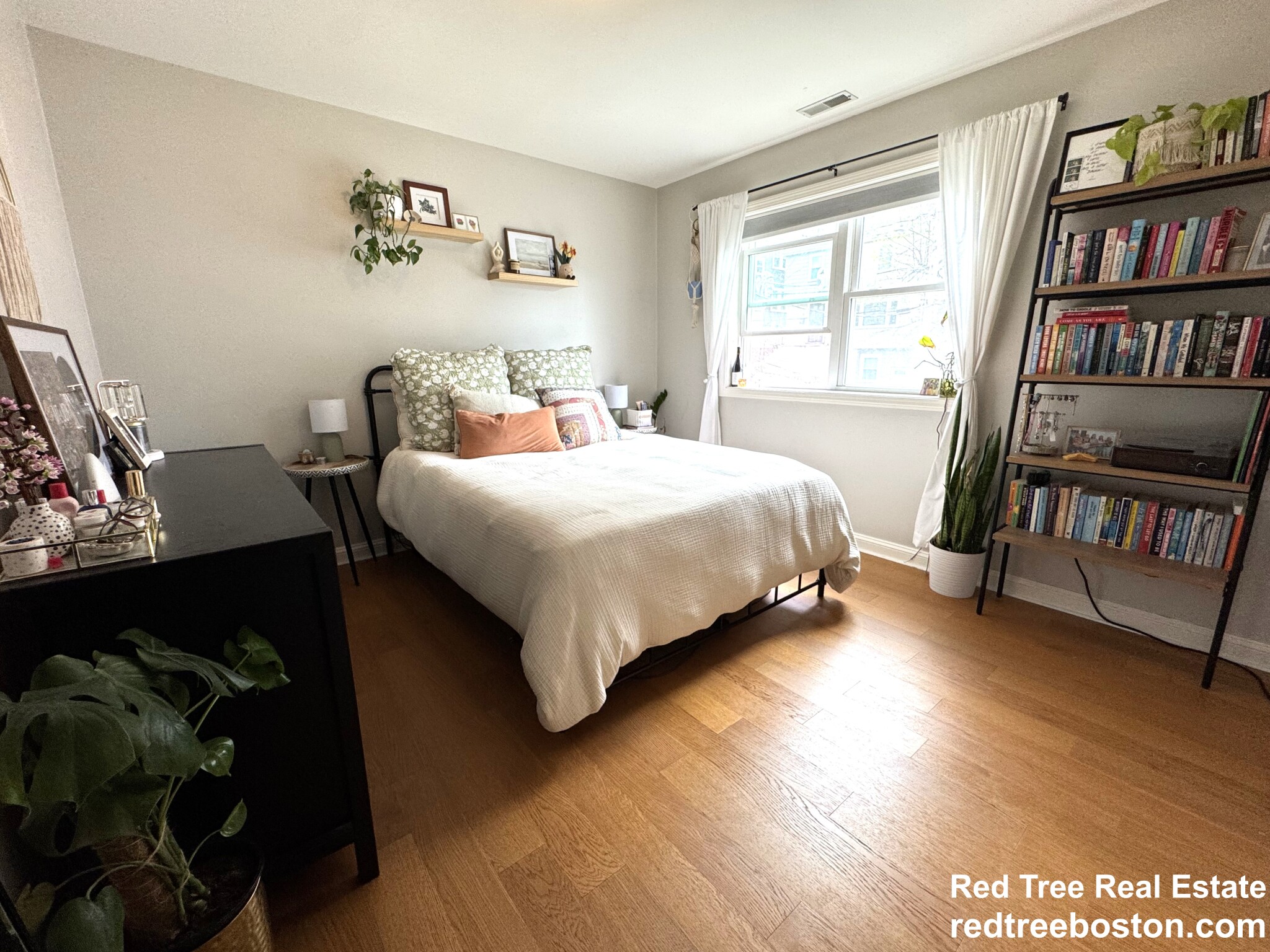 3 bed, 2.5 bath apartment for rent at 4 North Crescent Circuit Unit 1, Brighton — photo 12 of 25