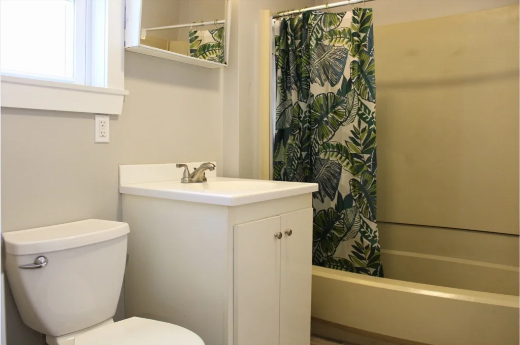 2 bed, 1 bath apartment for rent at 4 Northend St Unit 1, Peabody — photo 8 of 13