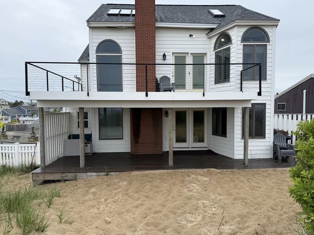 3 bed, 2 bath apartment for rent at 4 Northern Blvd, Plum Island — photo 38 of 41