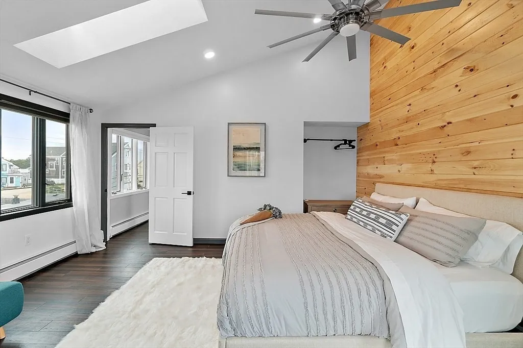 3 bed, 2 bath apartment for rent at 4 Northern Blvd, Plum Island — photo 24 of 41