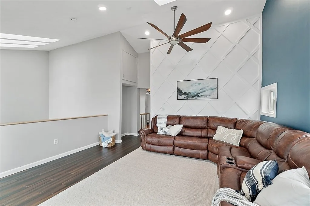 3 bed, 2 bath apartment for rent at 4 Northern Blvd, Plum Island — photo 32 of 41